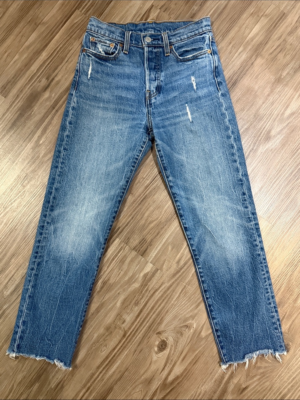 Levi’s Wedgie Straight Jeans 25 Lasting Impression Distressed Raw Hem $98 - Picture 2 of 13